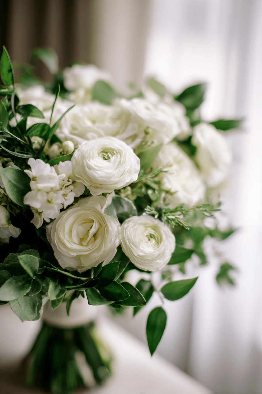 27 Emerald Green Wedding Inspirations for a Sophisticated Vibe