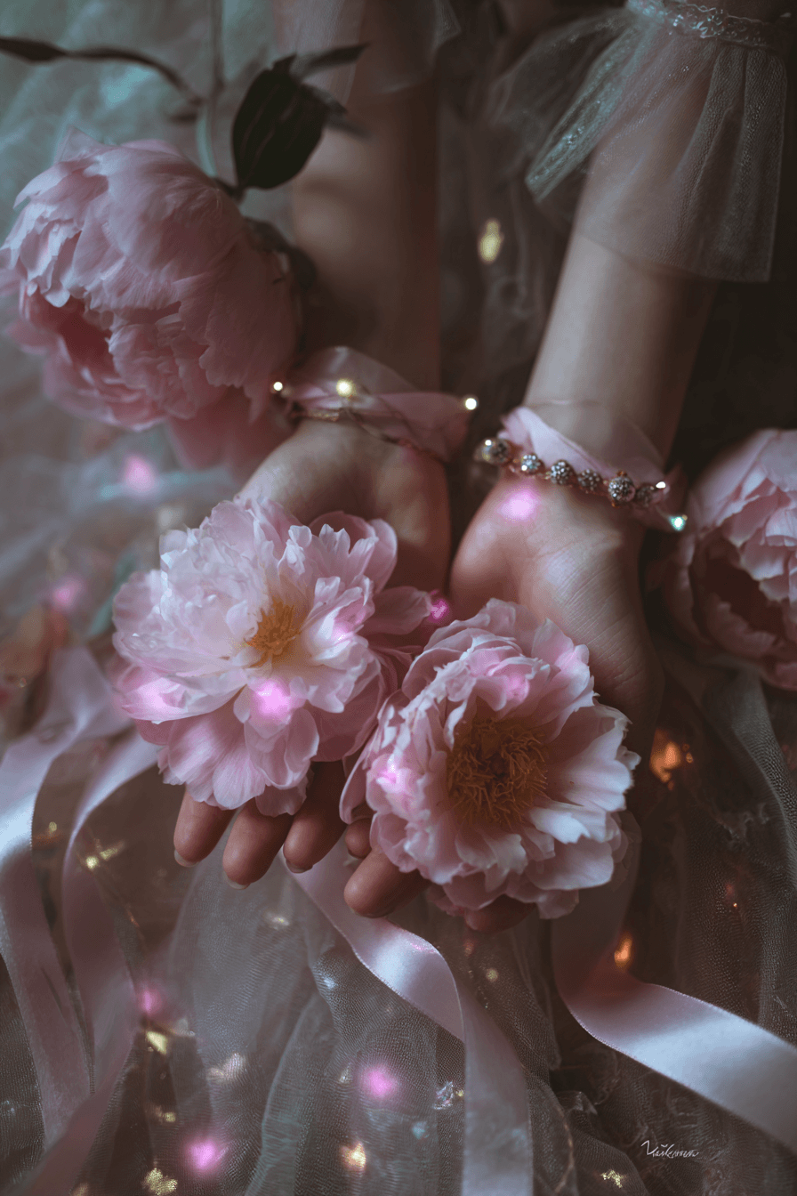 27 Luxury Gift Ideas Every Bride Deserves