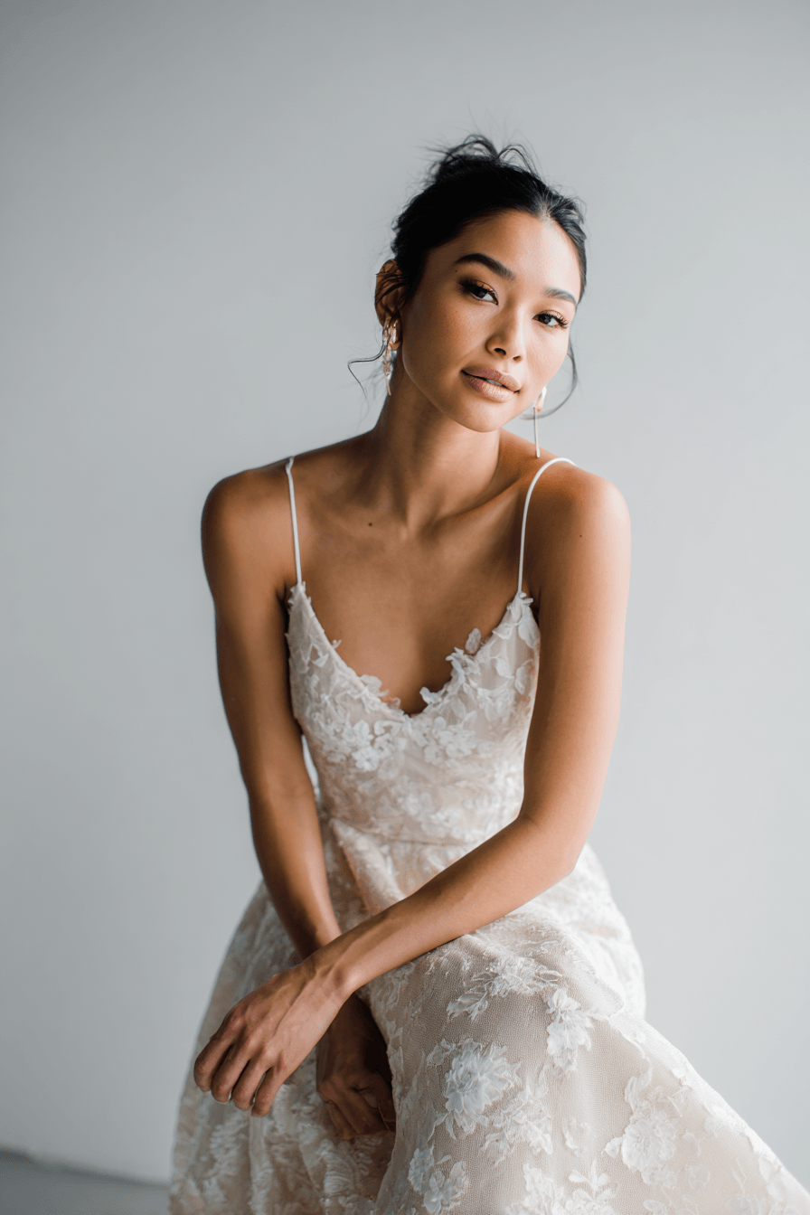 27 Luxury Lace Gown Styles That Look Absolutely Stunning