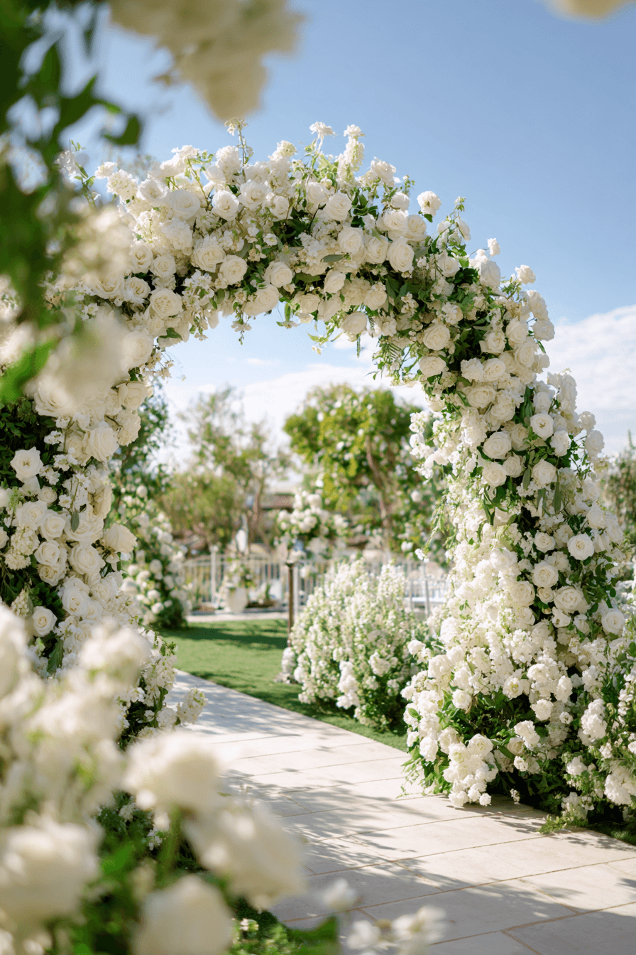 27 Elegant Circle Wedding Arch Designs Couples Love