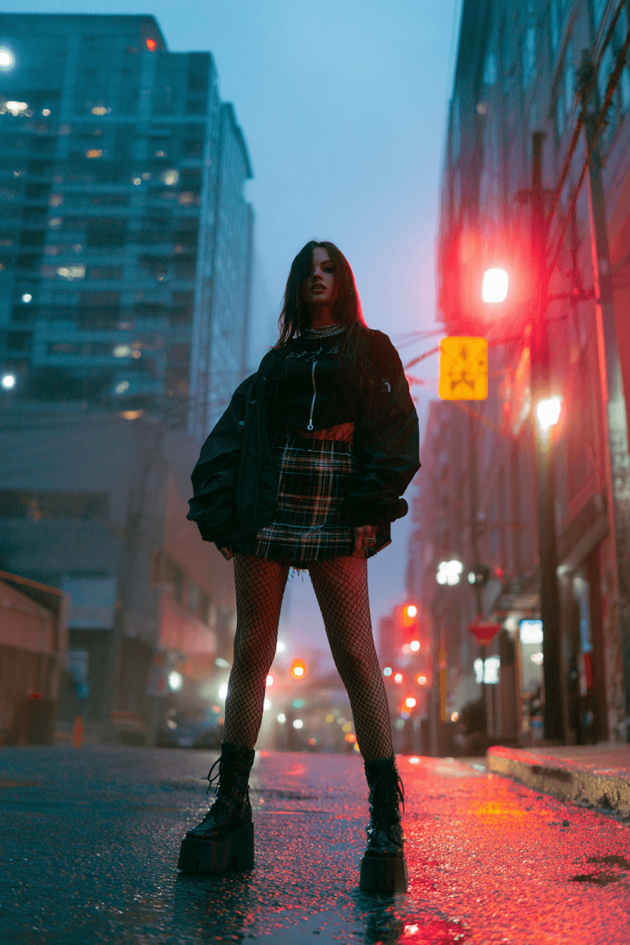 27 Vamp Outfit Inspirations for a Darkly Glamorous Wardrobe