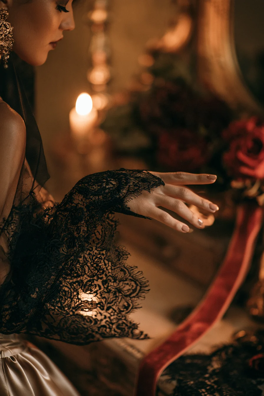 27 Dark and Dreamy Gothic Fall Wedding Ideas to Inspire You