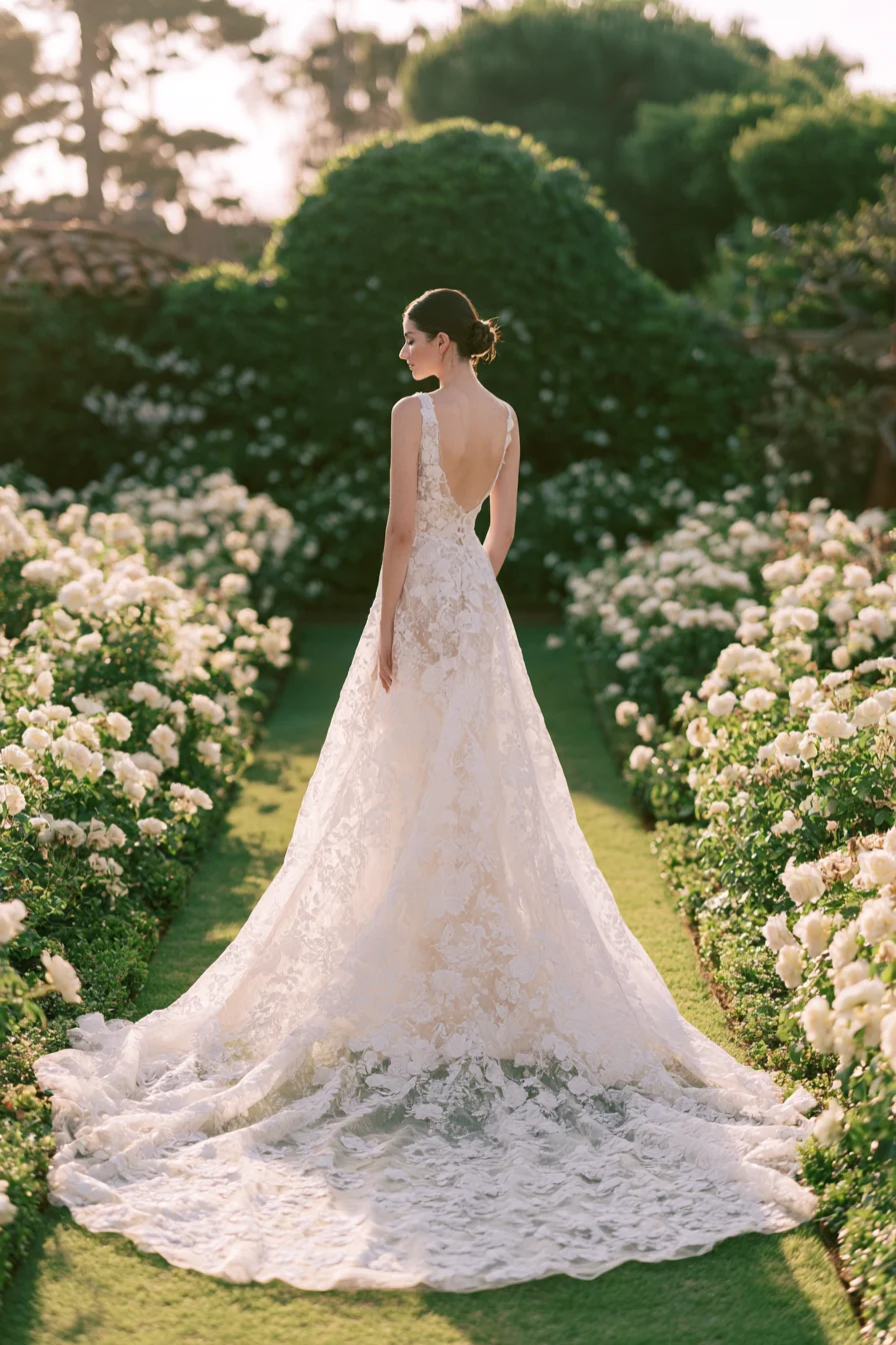27 Stunning Open Back Wedding Dress Ideas for an Unforgettable Bridal Look